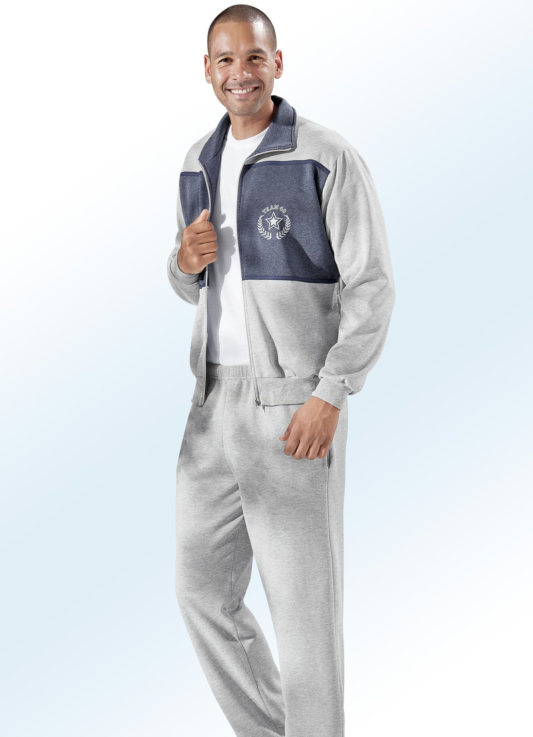 Freizeitanzug mit zwei Hosen