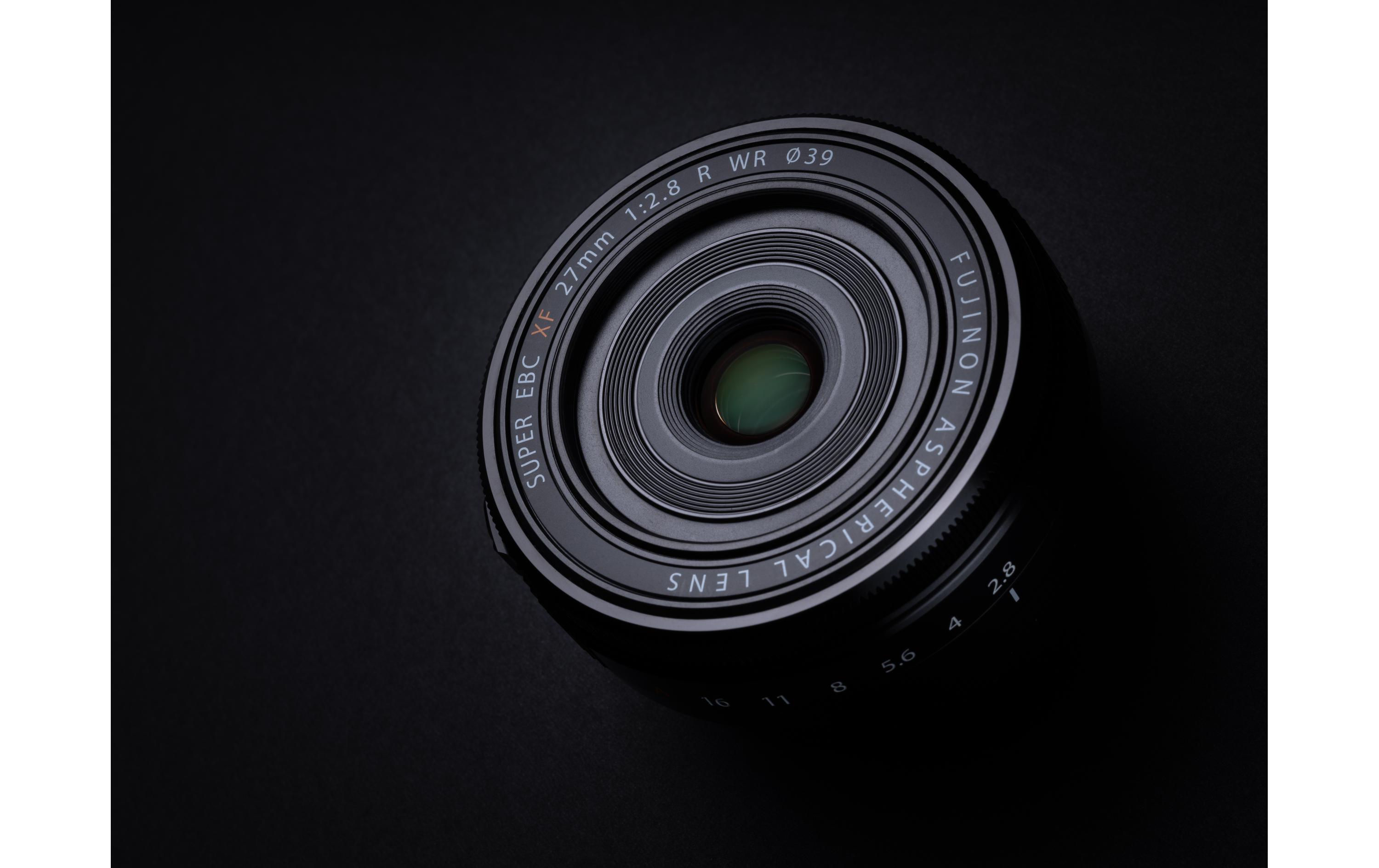Festbrennweite XF 27mm F/2.8 R WR – Fujifilm X-Mount<br>Spritzwassergeschützte, leichte Festbrennweite