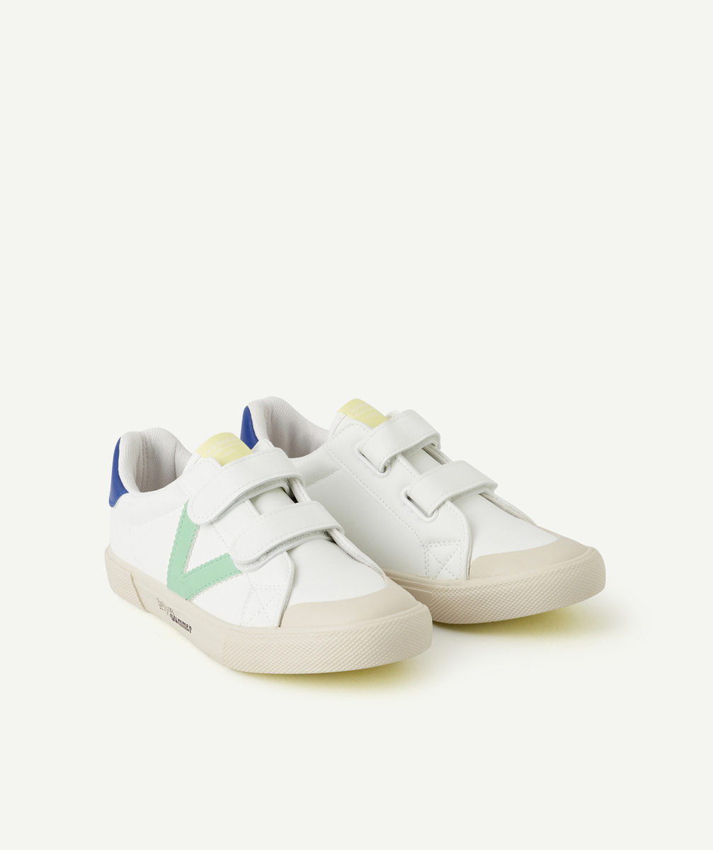 VICTORIABASKETS BLANCHES AVEC LOGO VERT ET DÉTAIL COLORÉ