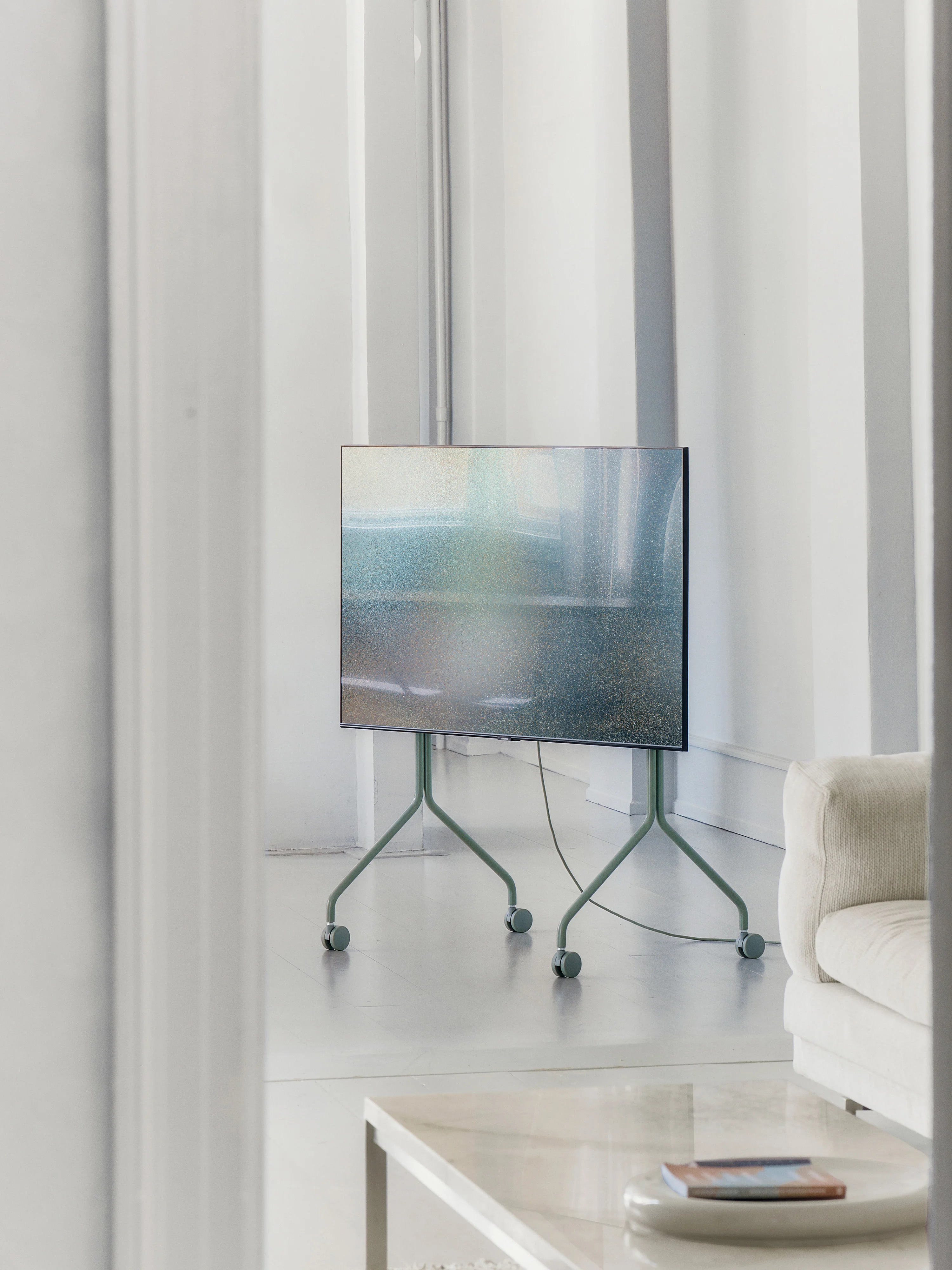 Tv-meubel Moon Rollin' Tall met wielen