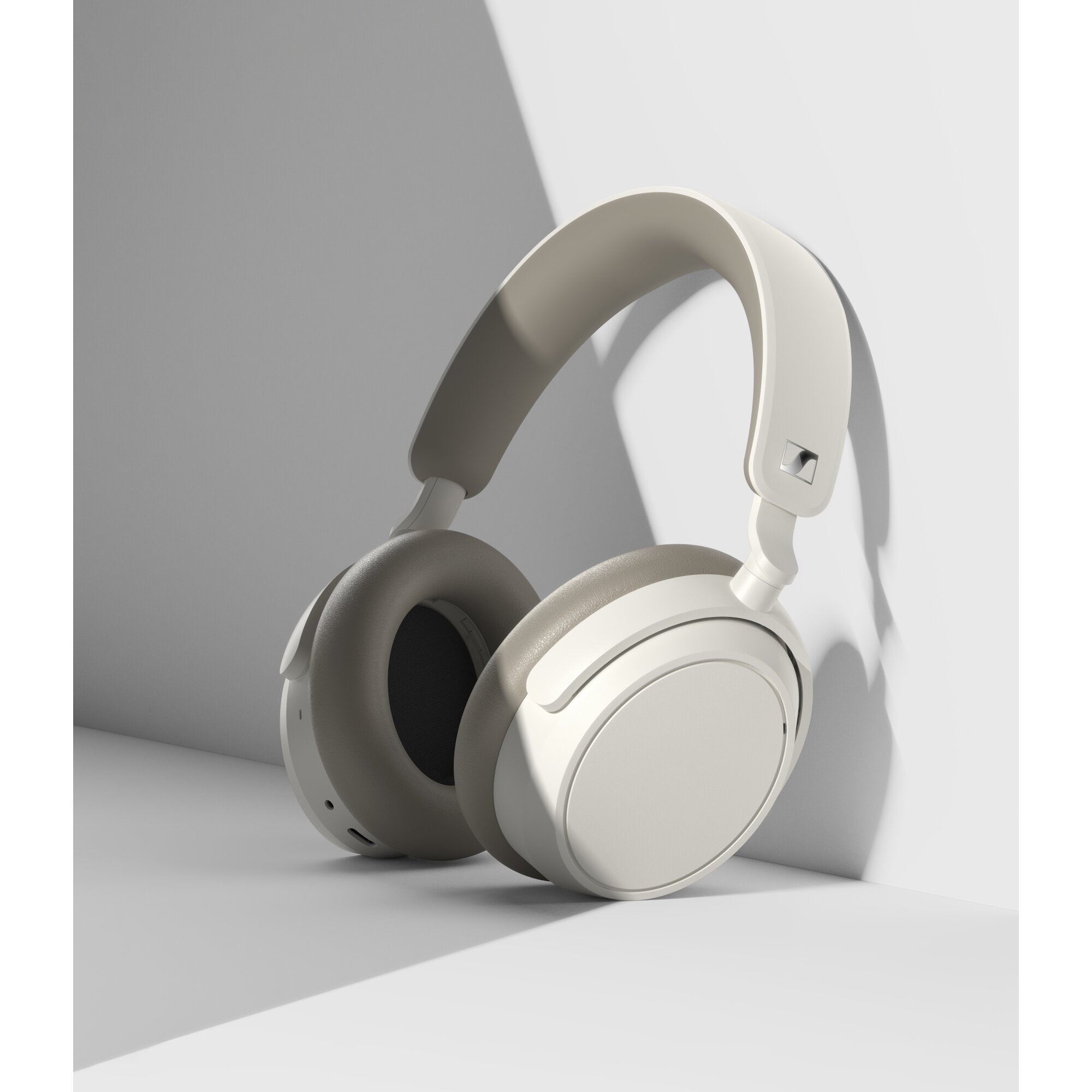 Sennheiser Accentum Plus Wireless White Bluetooth Noise Cancelling koptelefoon