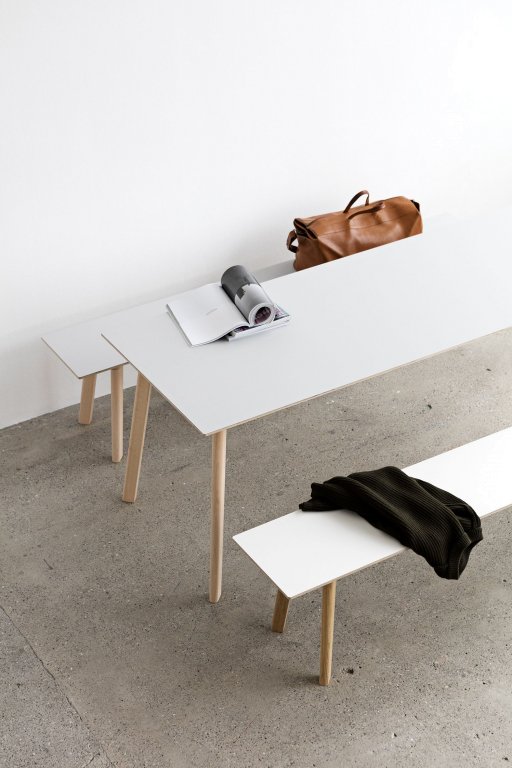 Hay CPH Deux 210 tafel 200x75 met wit beuken onderstel parelwit
