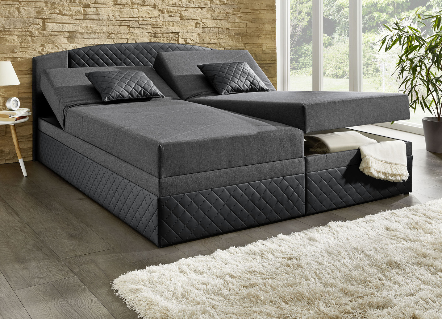 Boxspringbett mit Kopfteilverstellung und 2 Dekokissen