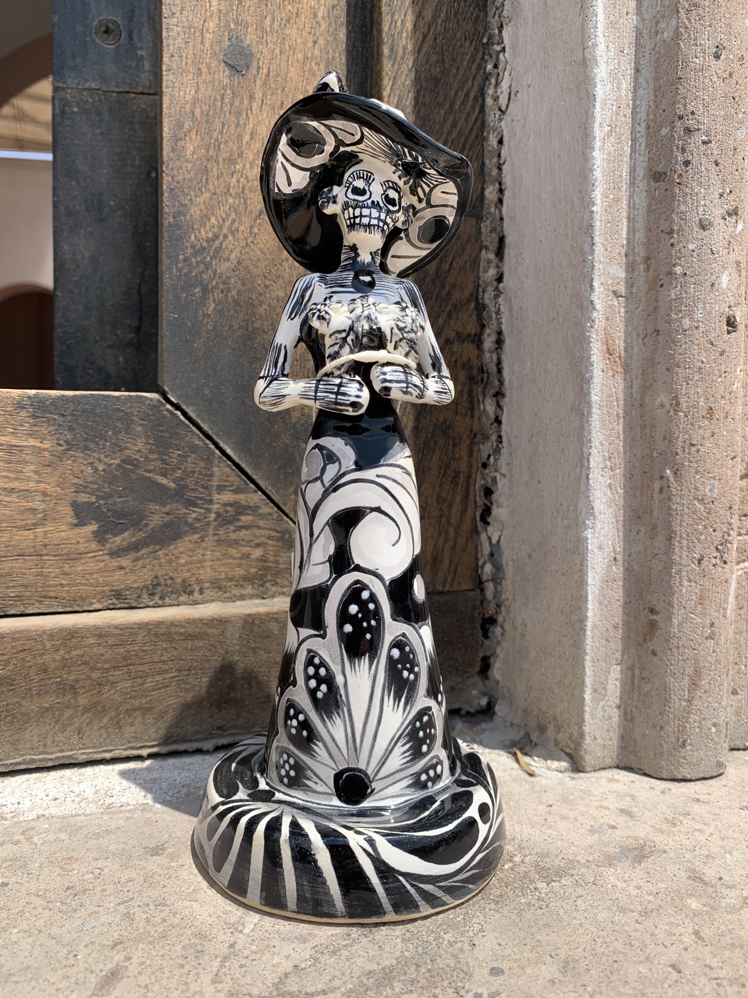 Keramik-Figur Catrina 'Lisa Nano', s/w, Ø 9 cm, H 22 cm von fischer's lagerhaus