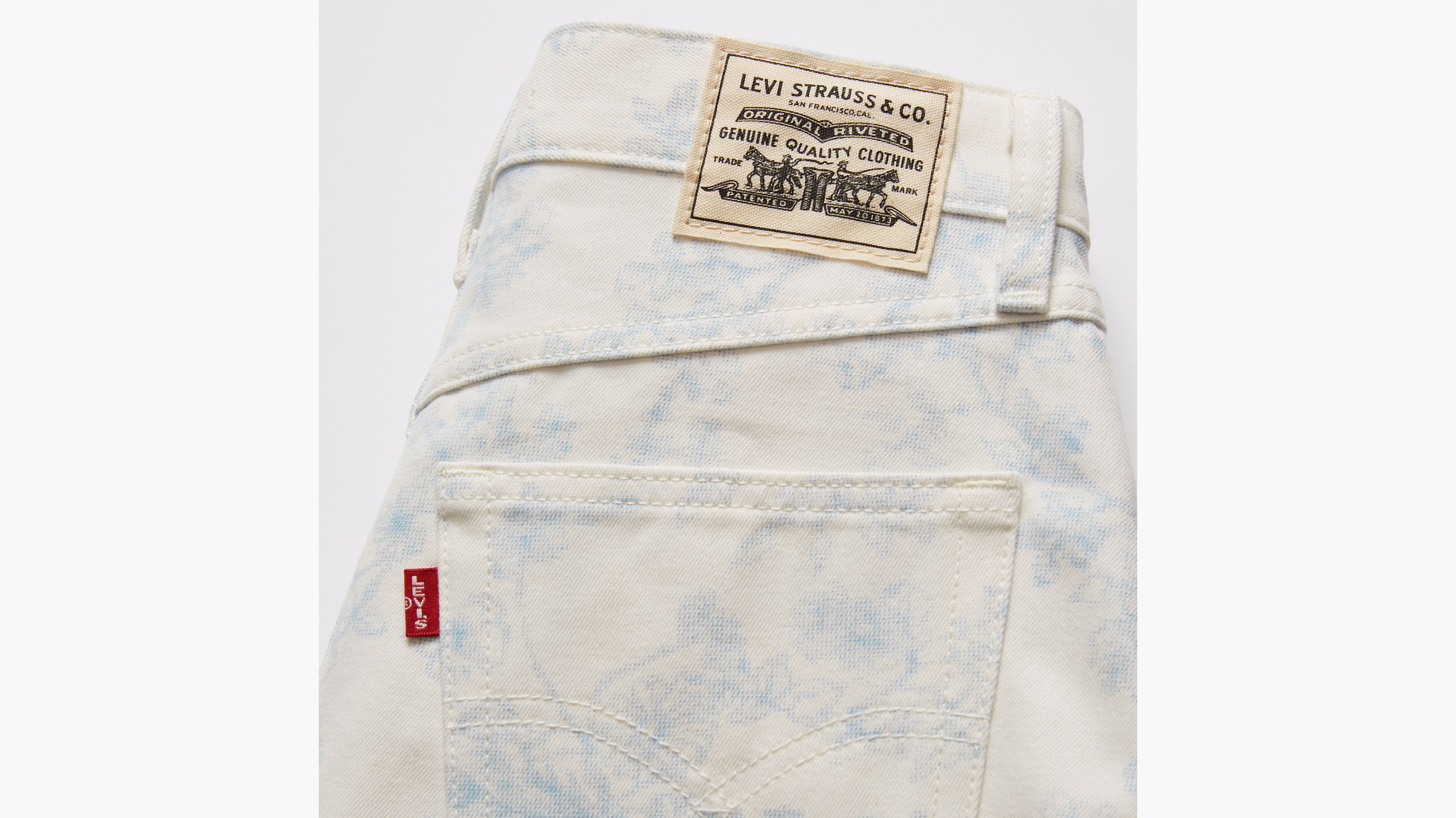 Levi's® WellThread® short Mom ’80 - Abstract Indigo Ink - Blanc