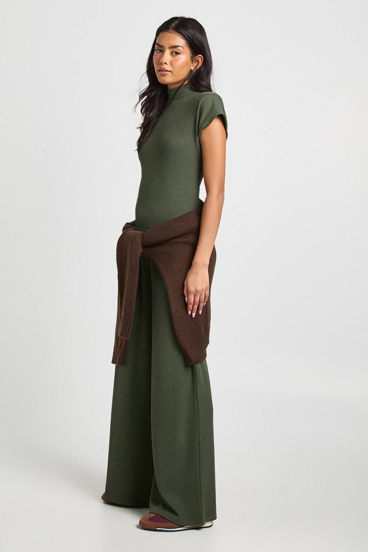 boohoo Ensemble Coordonné Pantalon et Haut Col Montant Manches Courtes Tissu Froissé