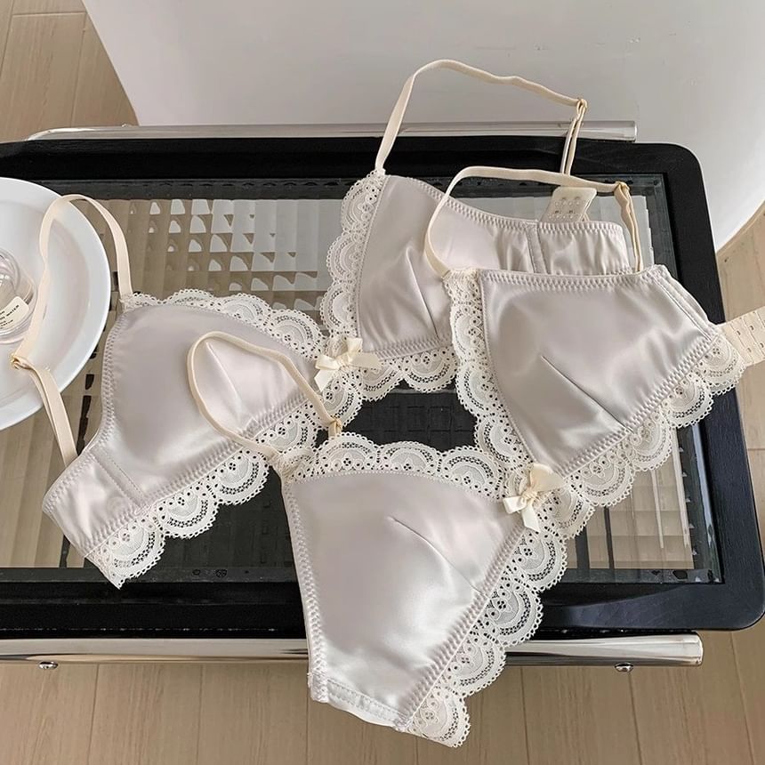 Sundewea - Bralette met effen kanten paneel en satijnen details