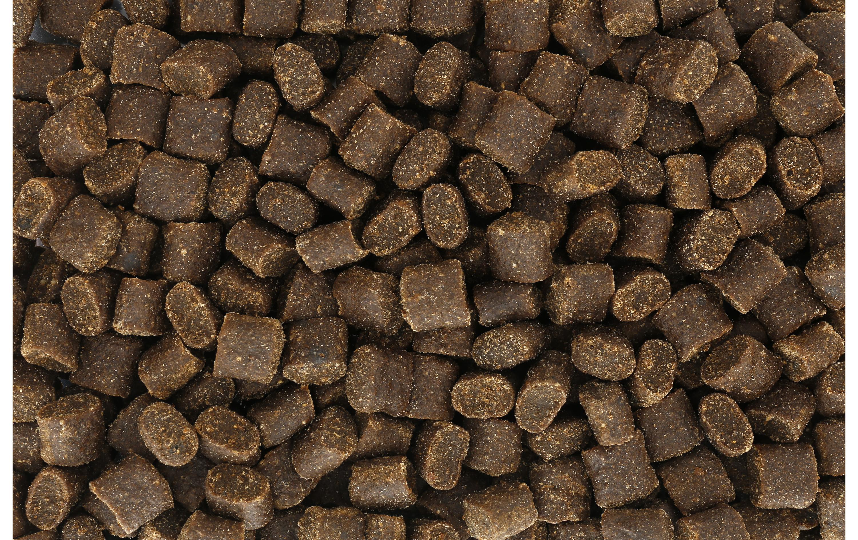 Klein & Fein mit CH-Poulet, 700 gSofter Hunde-Snack und Vollnahrung zugleich