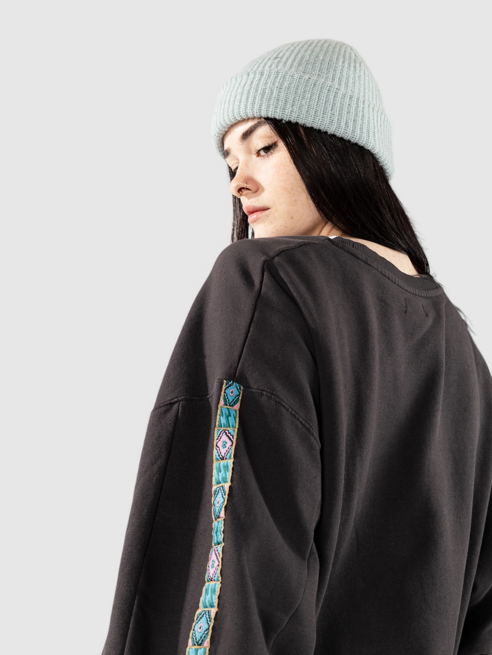 Billabong Swipe Right Kendal Crew Sweater black sands