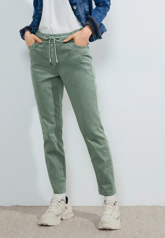 Casual Fit Joggpants - raw salvia green