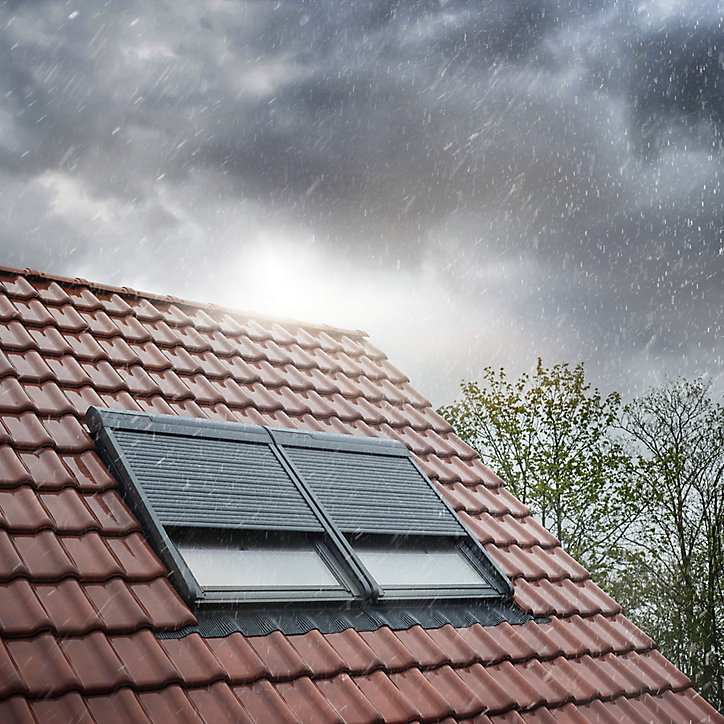 Volet roulant solaire fenêtre de toit Velux SSL UK04 S