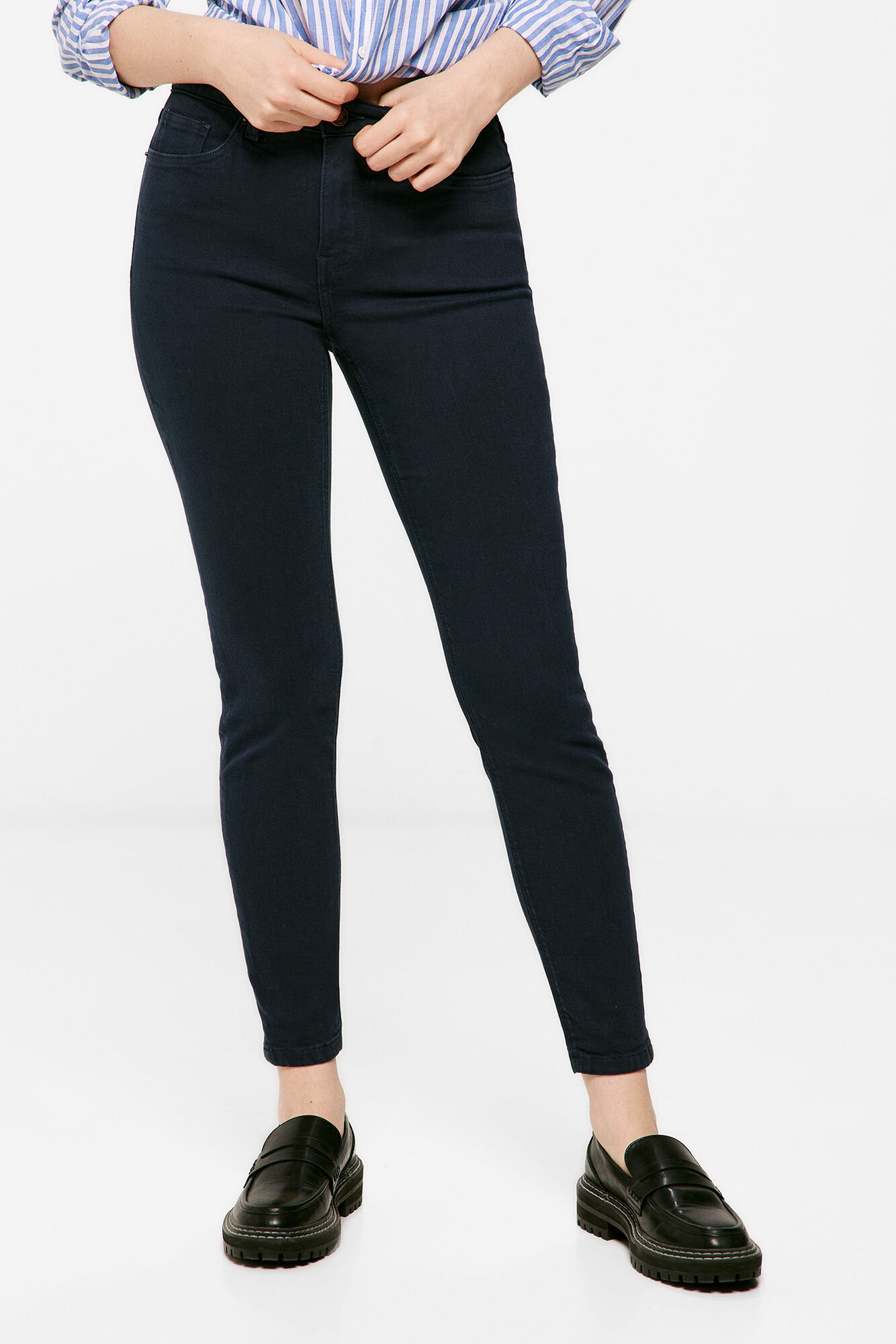 Calça jeans cropped slim colorida