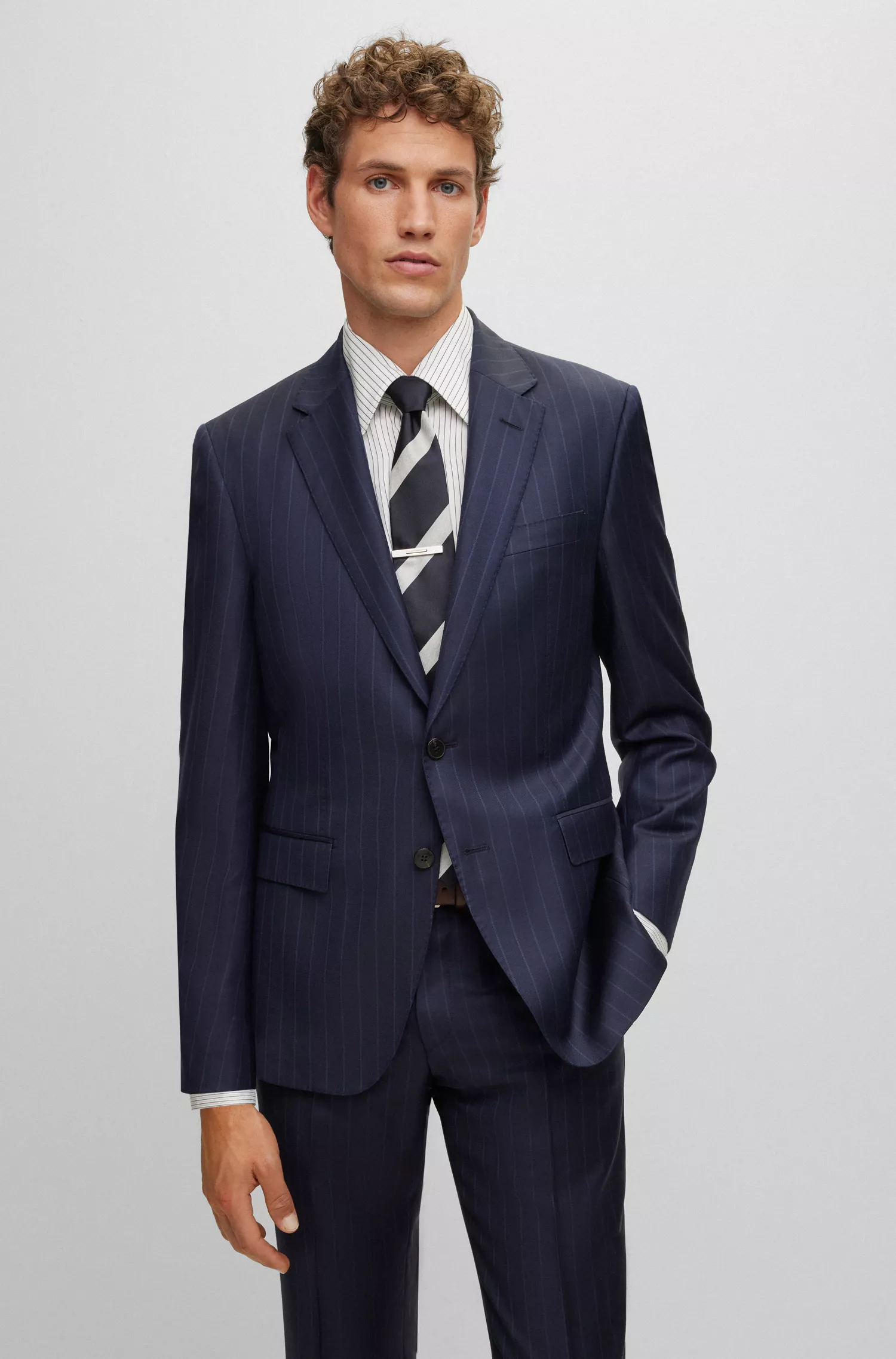 Terno BOSS Camel Slim-fit em lã virgem listrada