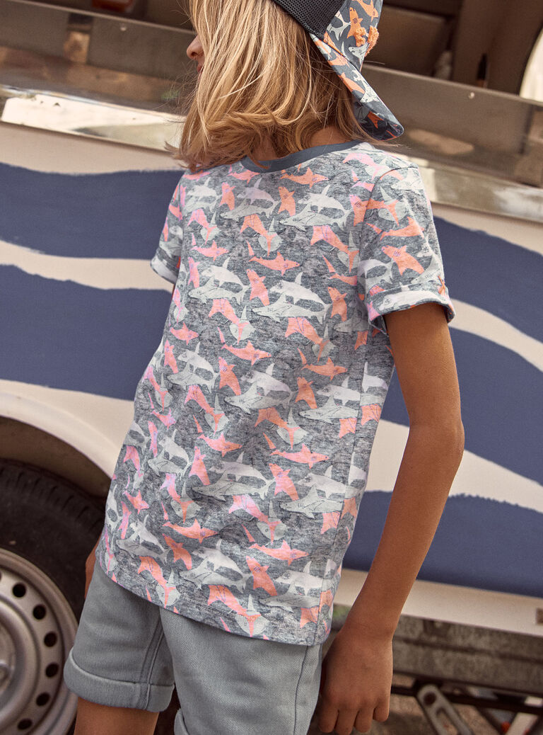 T-shirt bleu à imprimé requins