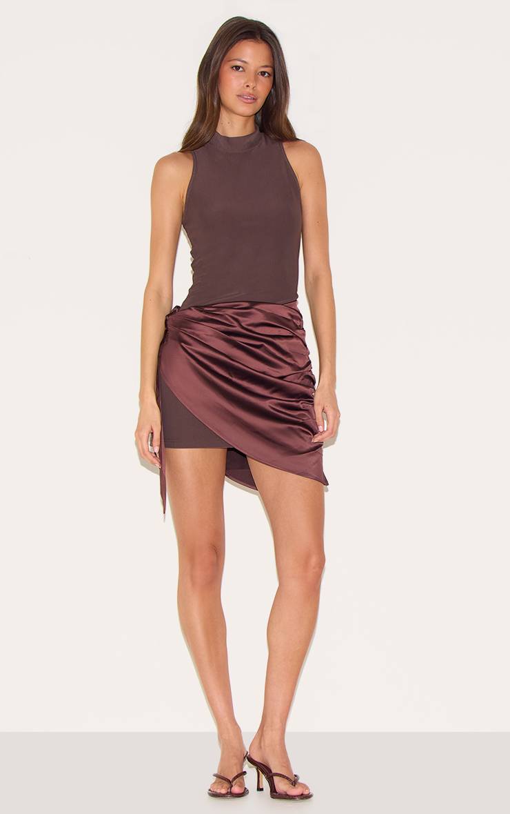 Chocolat Robe Mini Drapée En Satin Tissé À Col Montant