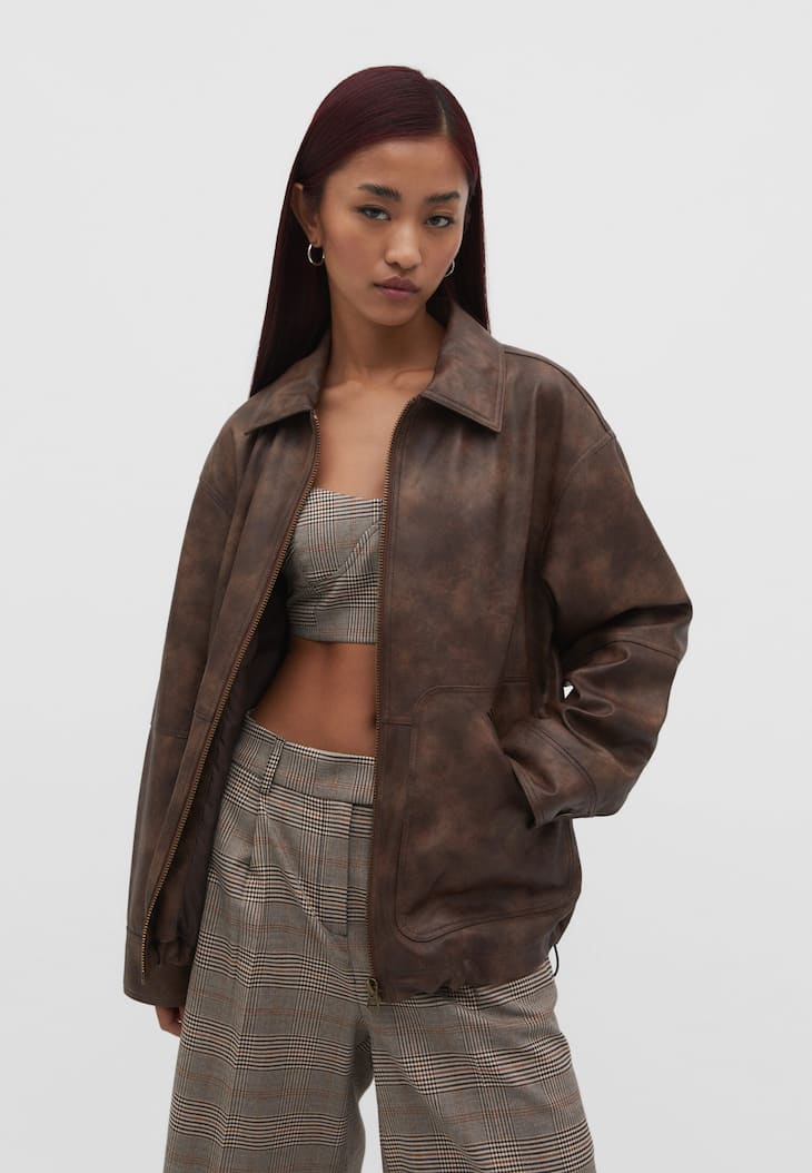 Jaqueta oversized de couro sintético