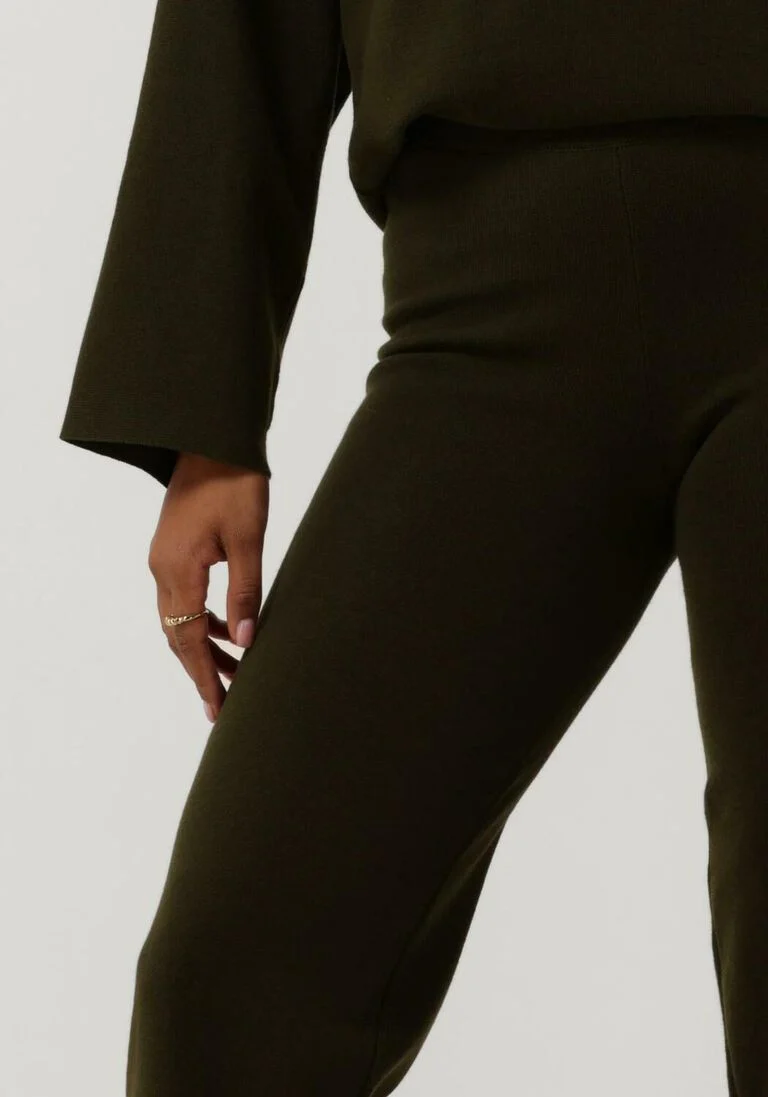 ANOTHER LABEL donkergroene another label pantalon varit knitted pants