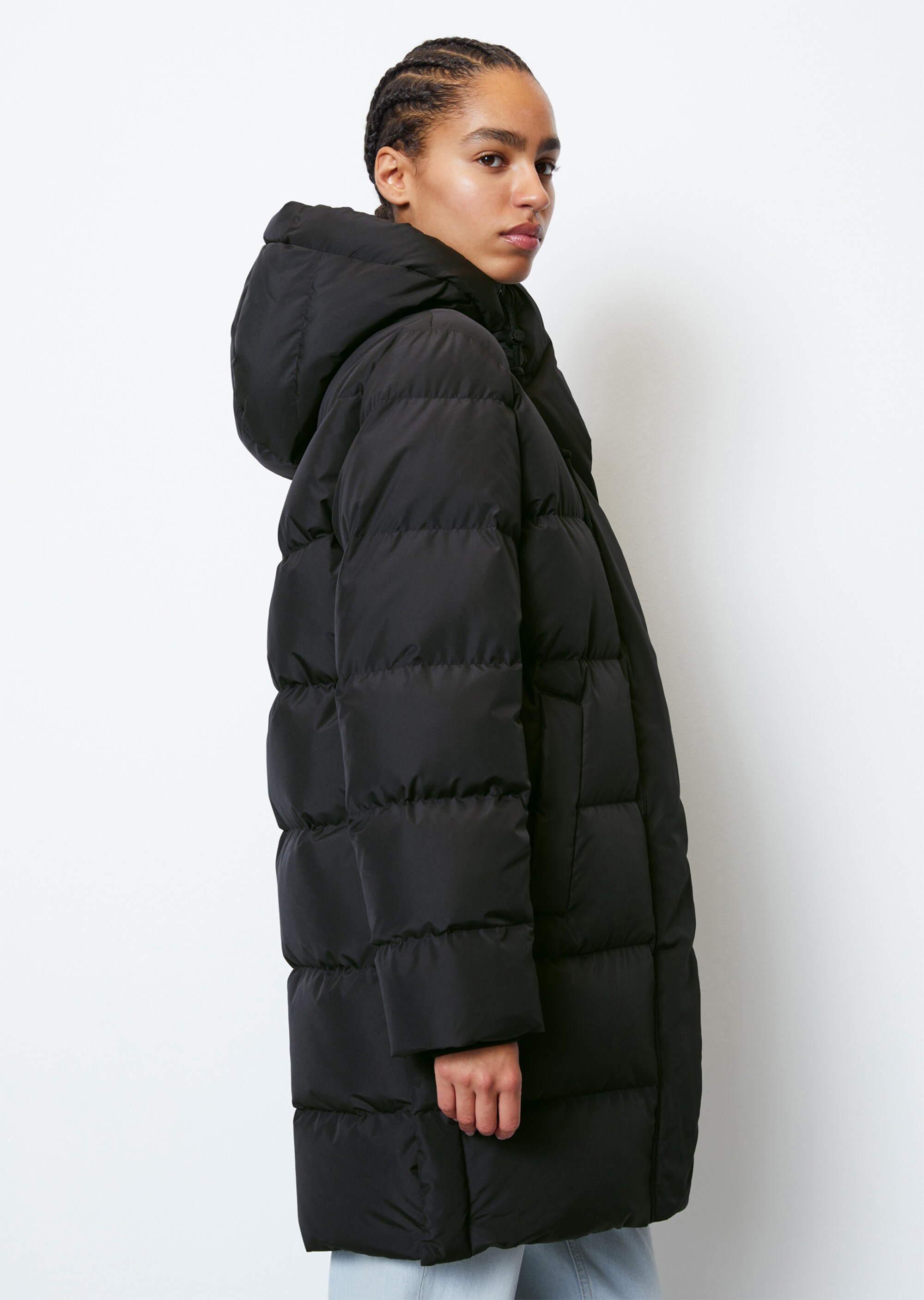 Puffer-Kapuzen-Daunenmantel regular aus teilweise recycelten Materialien