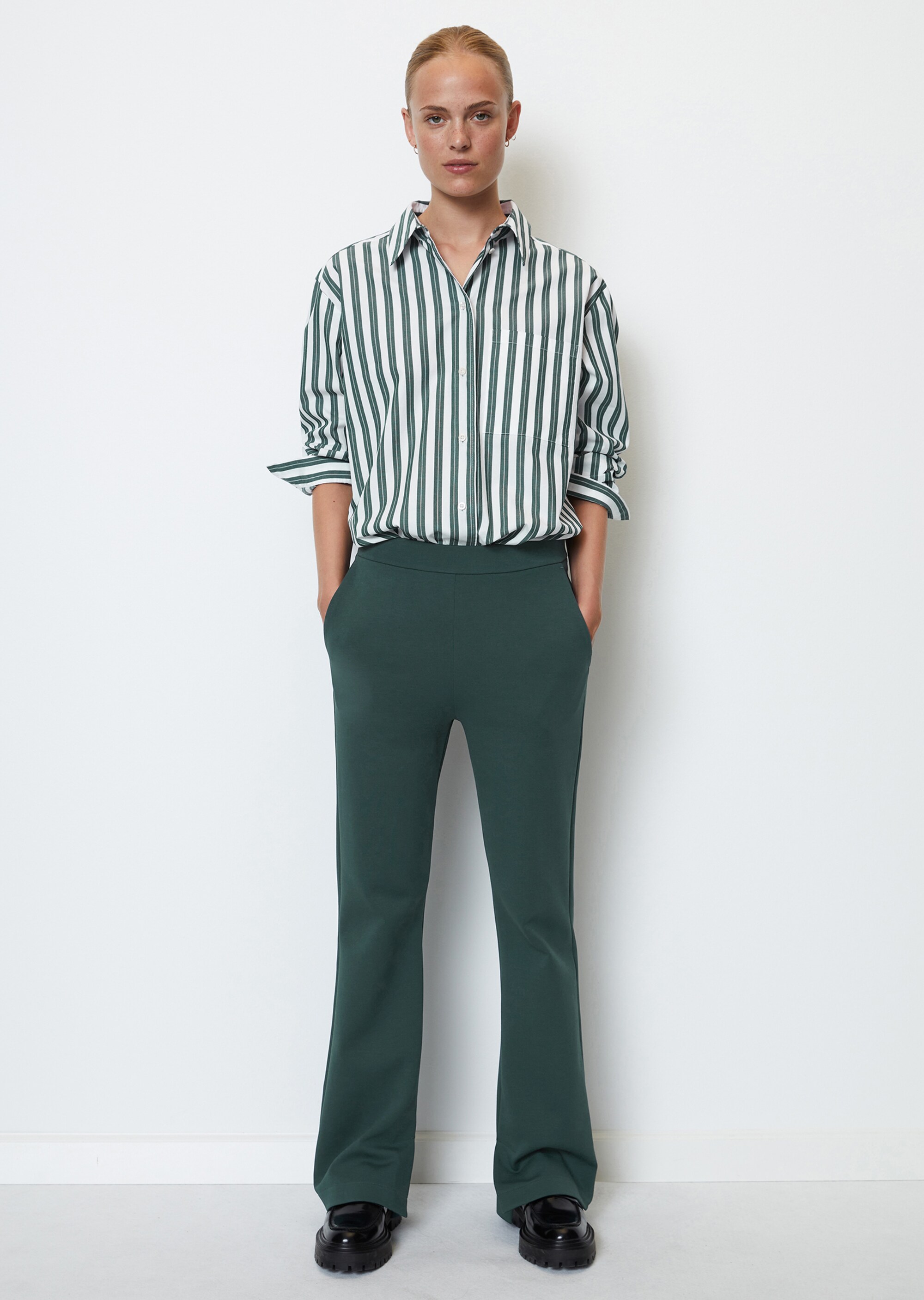 Jersey-Hose mit geschlitztem Saum regular aus Interlock-Qualität