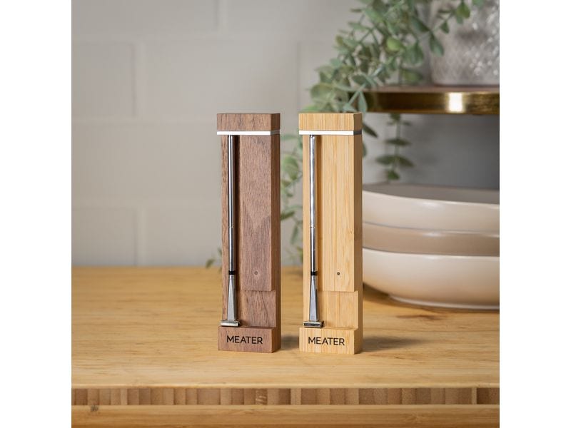 Meater Fleischthermometer ApptionLabs Meater Pro Dunkelbrau Kabelloses und smartes Fleisch-Thermometer für Ofen, Grill, Küche, BBQ Smoker mit Bluetooth 5.2 Coded PHY Long Range Connectivity