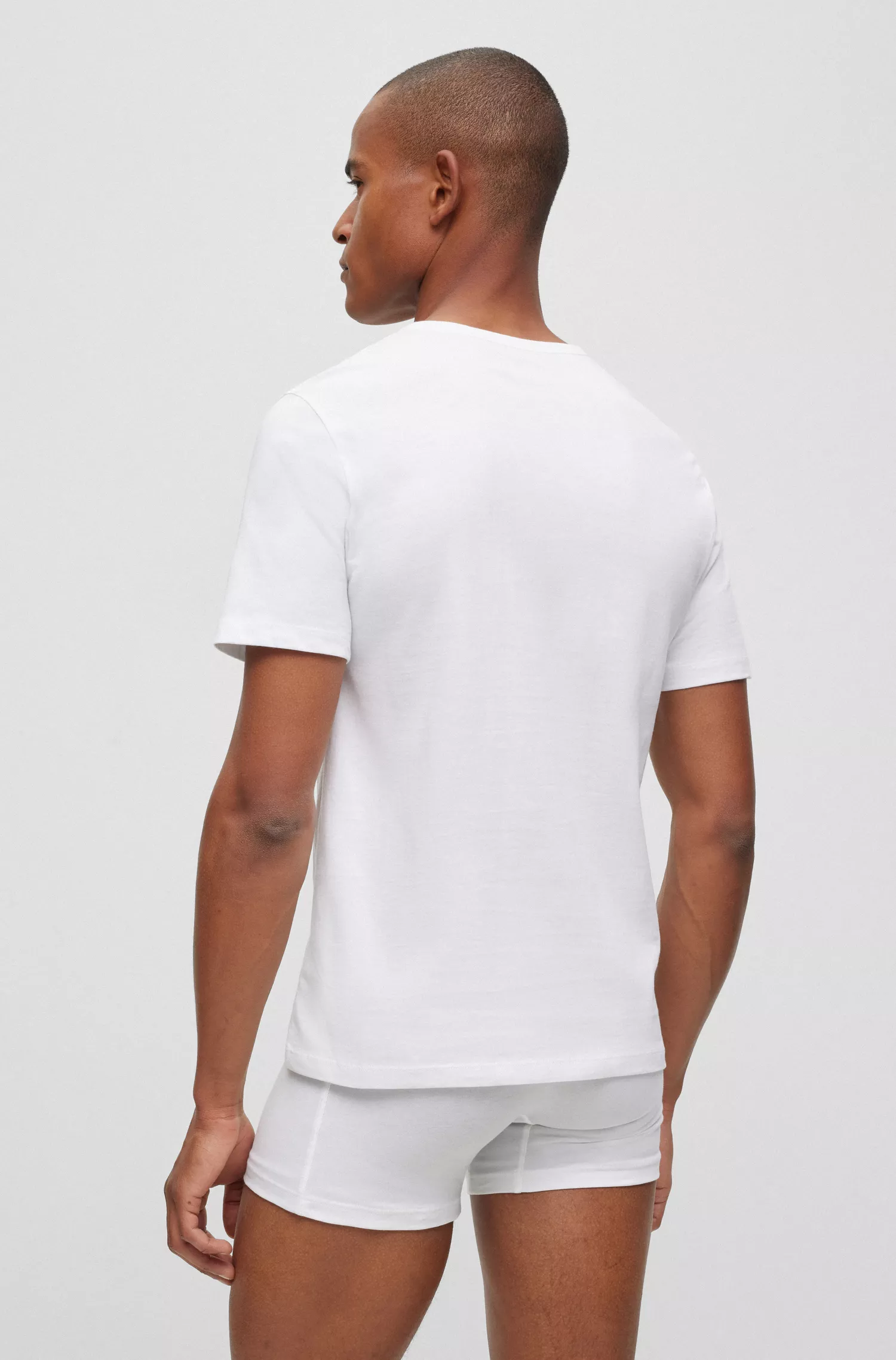 BOSS - Pacote com três camisetas pretas de gola V em malha de algodão
