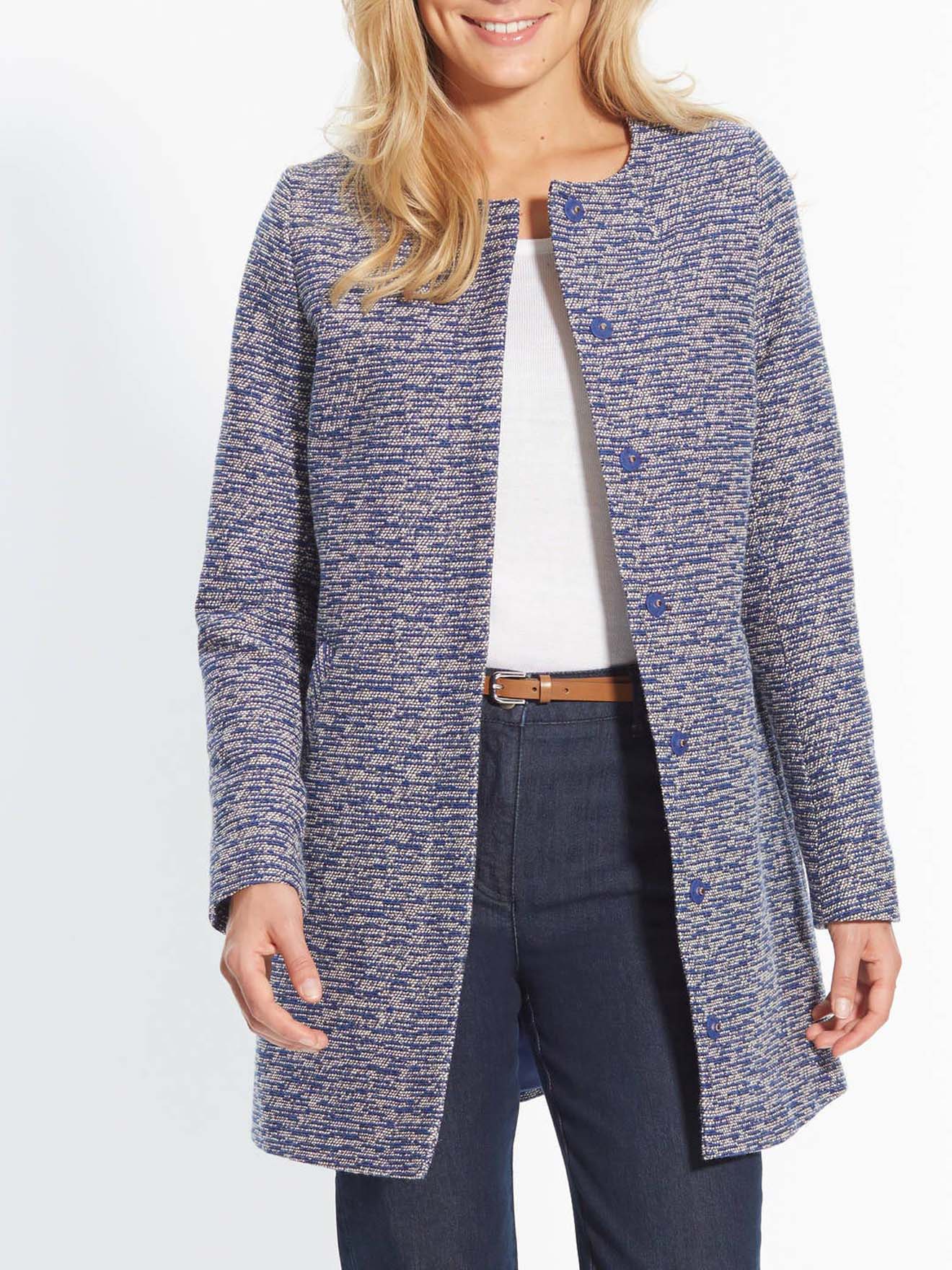 Manteau jacquard, poitrine généreuse