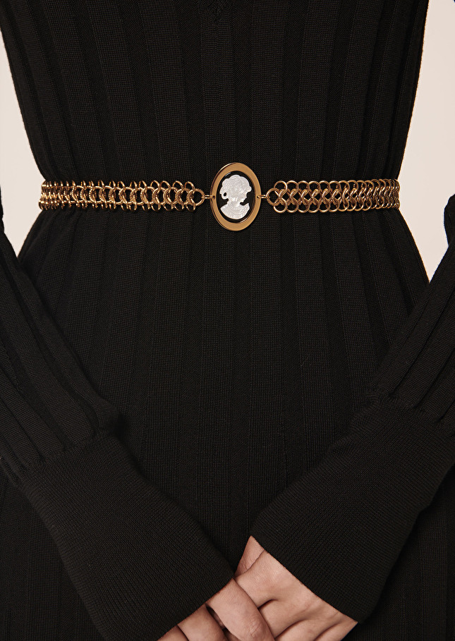 Ceinture Lolitaen chaîne dorée et camé