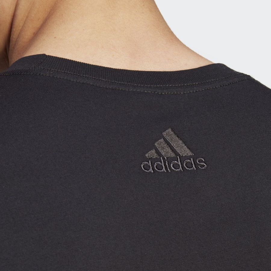 Adidas T-shirt avec logo brodé linéaire en jersey Essentials