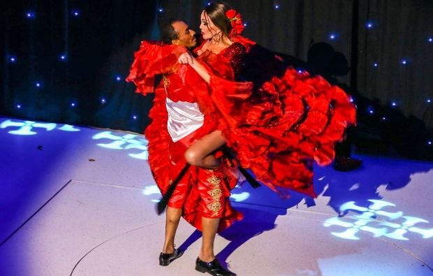 Carte Blanche Dresden - Travestie-Show mit Dinner