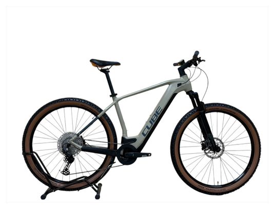 Produit reconditionné . Cube Reaction Hybrid Pro 625 SHIMANO 2022 . Vélo électrique . Cube . très bon état