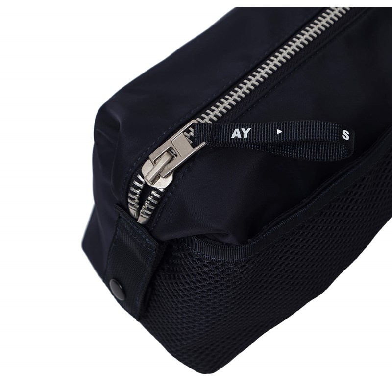 AY Studios<br>Toilettaske
