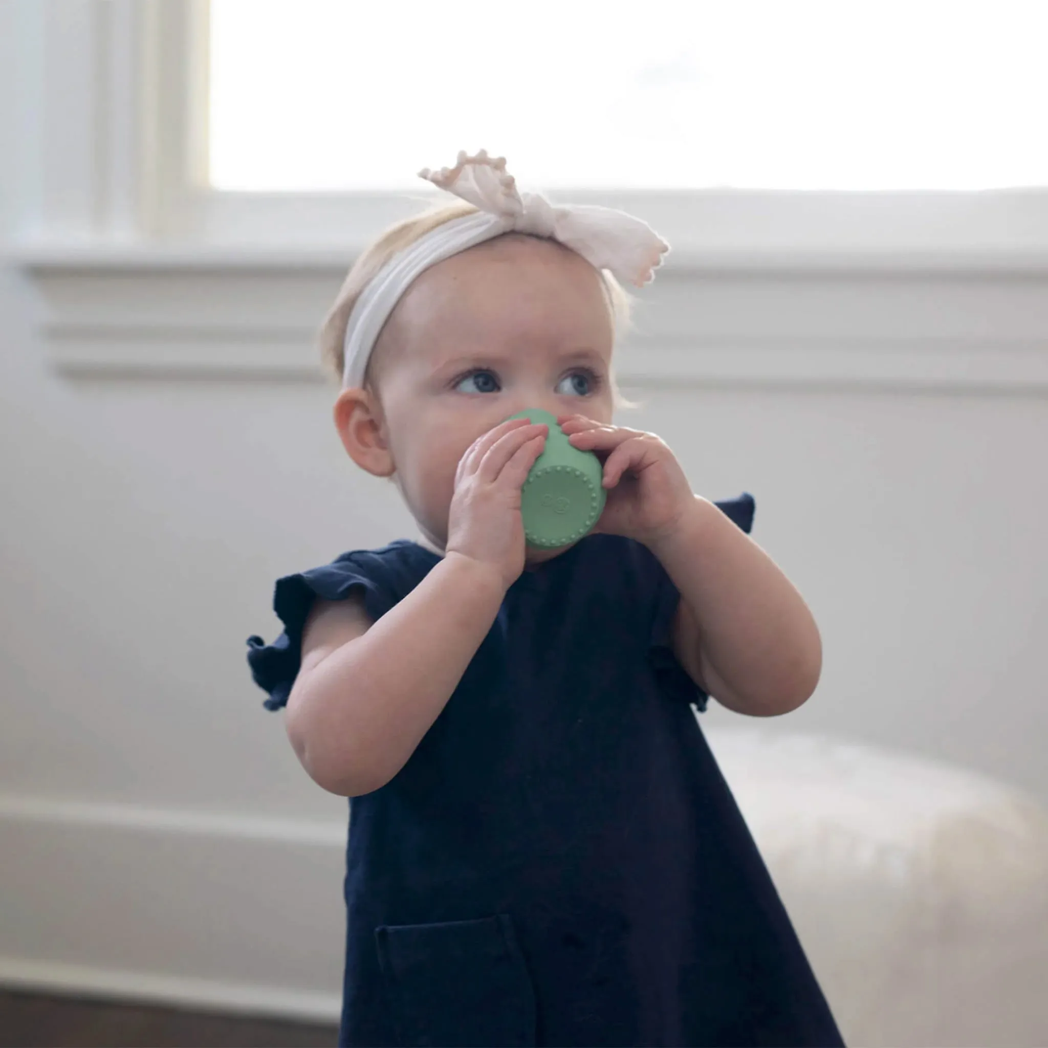 EZ PZ Fun Verre d'Apprentissage en Silicone Tiny Cup - Sauge