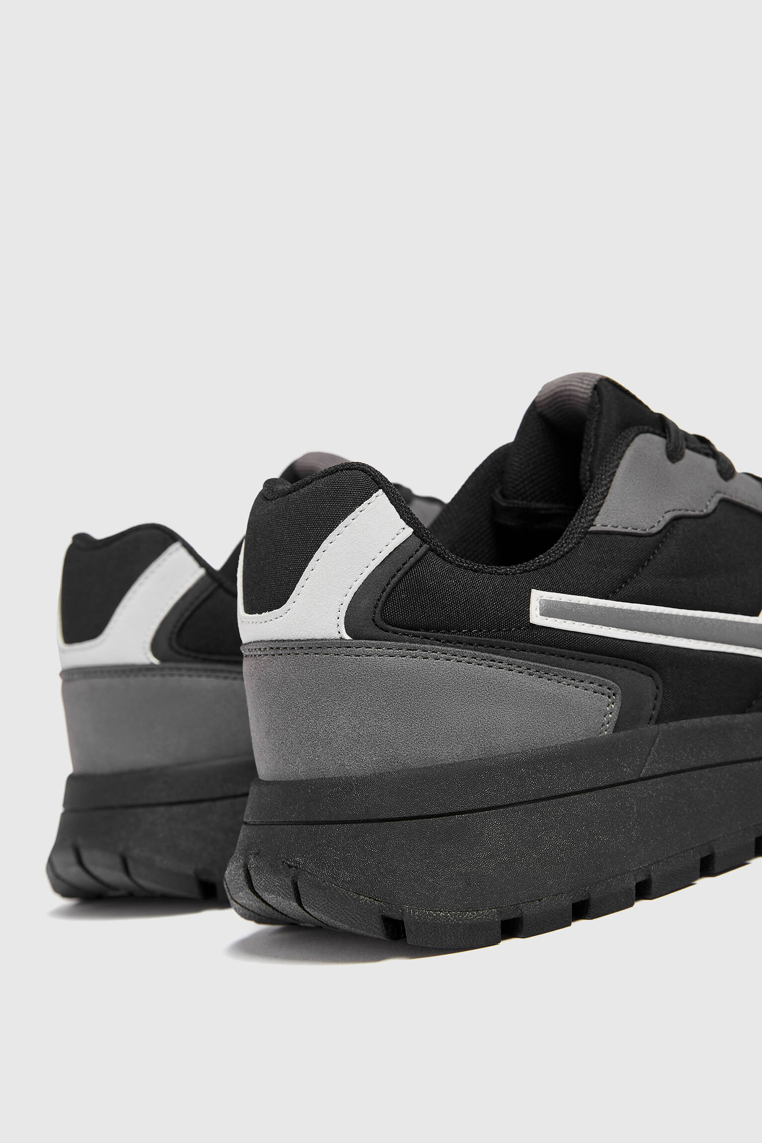 TÊNIS ESPORTIVO URBANO - PRETO