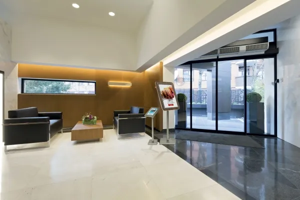 Securit® 4xA4 GLASS STAR informationsdisplay valnød