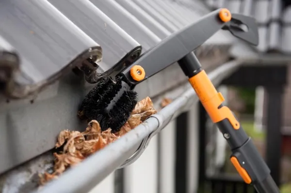 FISKARS QuikFit Gutter Cleaner   Shaft Telesc L