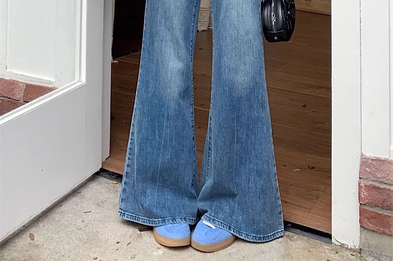 Puffie - High Waist Washed Flared Jeans