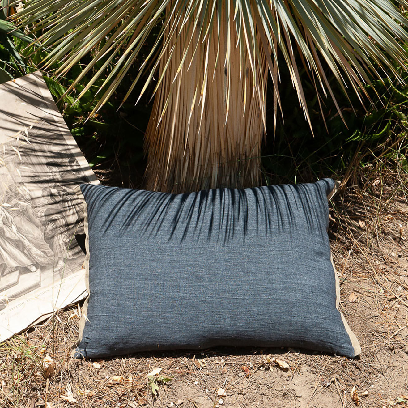 En Fil d'Indienne Housse de coussin Varanasi tweed de lin bleue - 40x55 cm