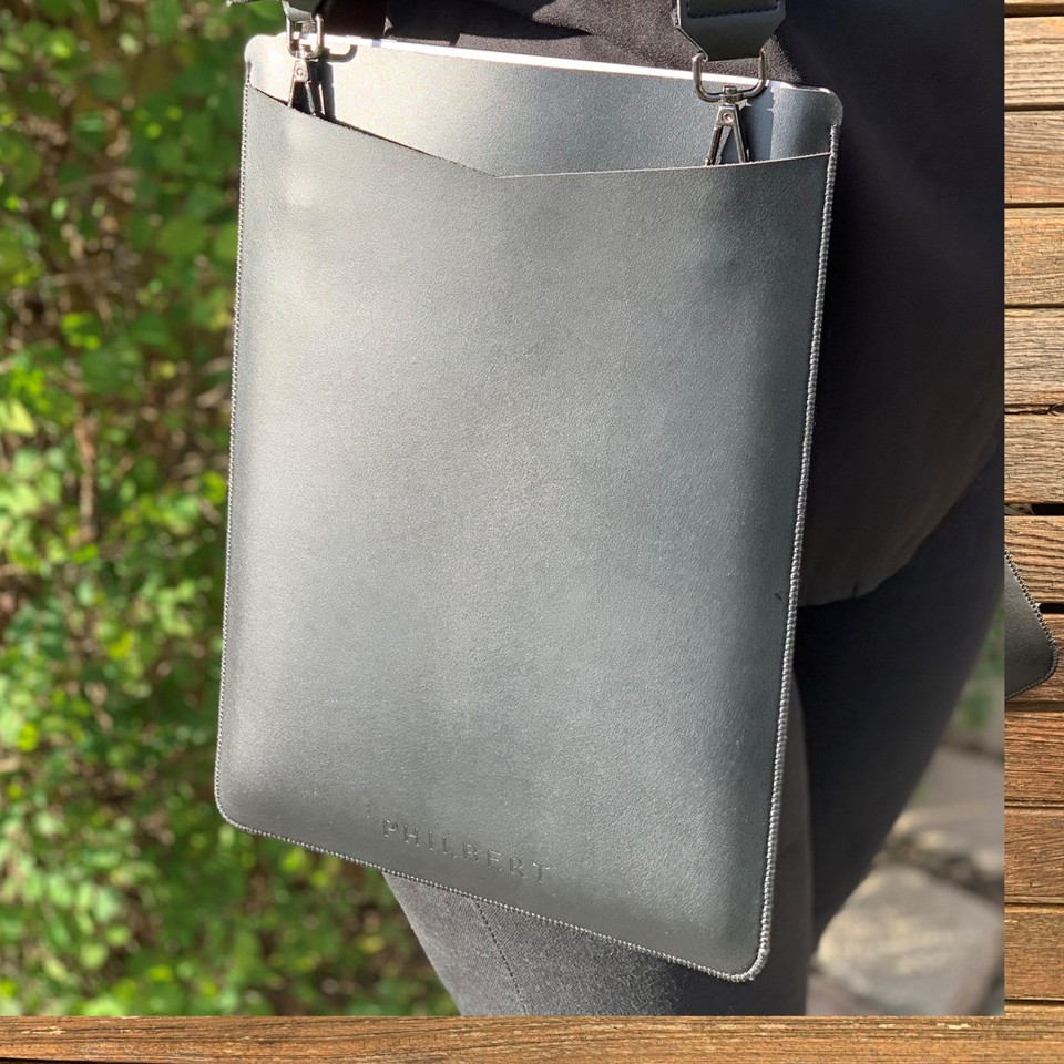 Philbert - Ultra Slim Sleeve - Black - MacBook 14”/15” - 2019-2023