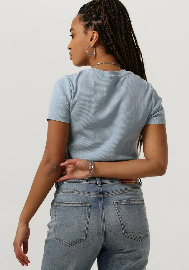 CALVIN KLEIN lichtblauwe calvin klein t-shirt label washed rib slim tee