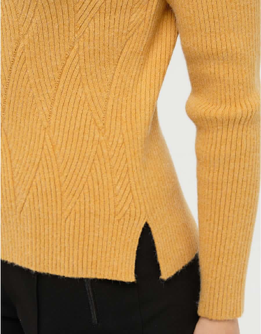 Pull jaune à col montant