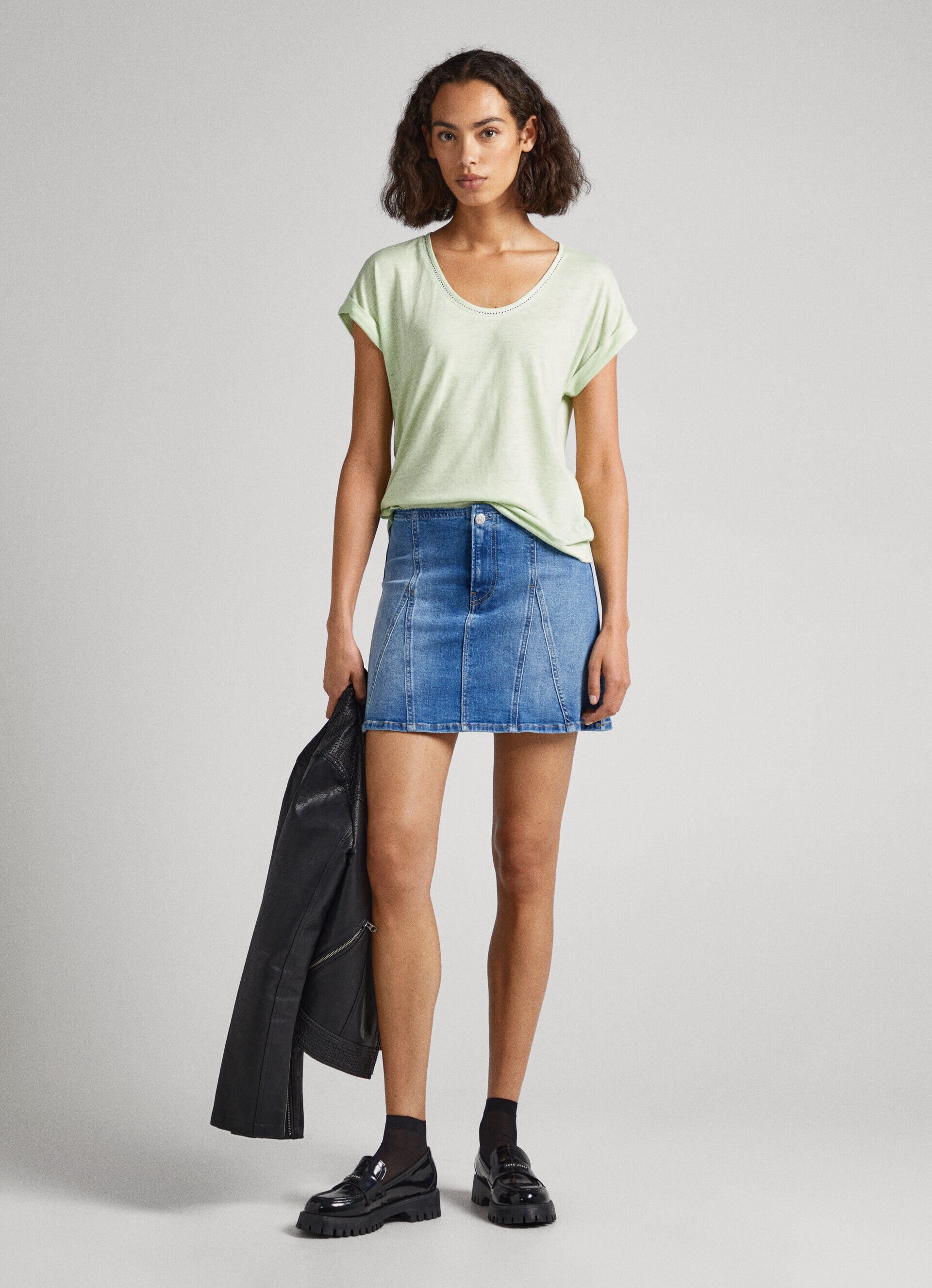 Camiseta com detalhe em renda - verde claro