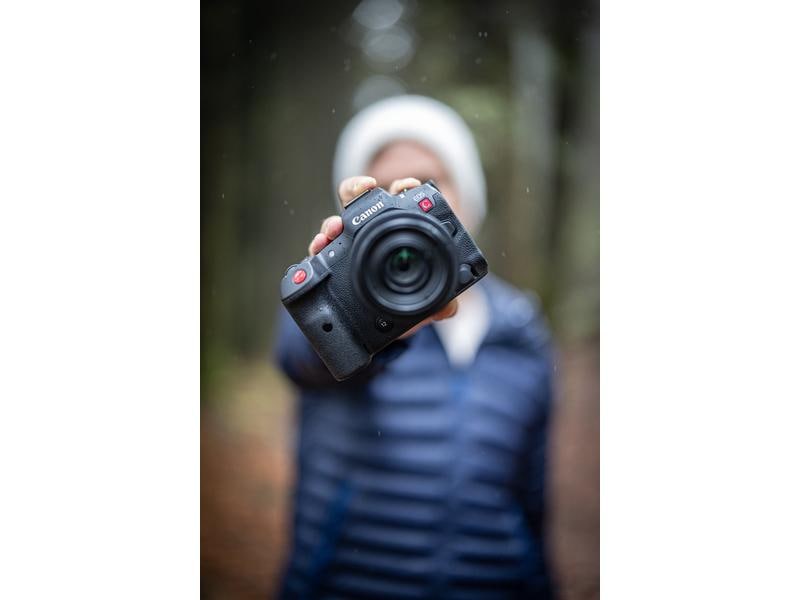 Canon Fotokamera EOS R5 C AV PRO CFexpress SE 512 GB Professionelle Systemkamera für Fotografen und Videoproduzenten mit CFexpress Typ B Speicherkarte