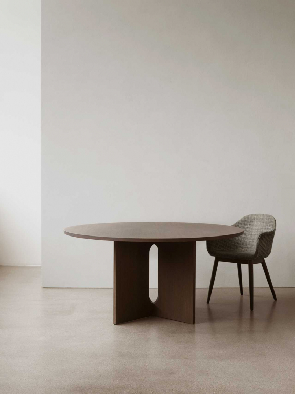 Audo Copenhagen Androgyne eettafel Ø150 donker eiken