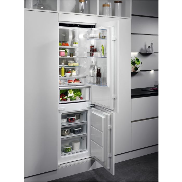 AEG Einbau Kühl-Gefrier-Kombination Serie 8000 Cooling 360° SCE818E8MS
