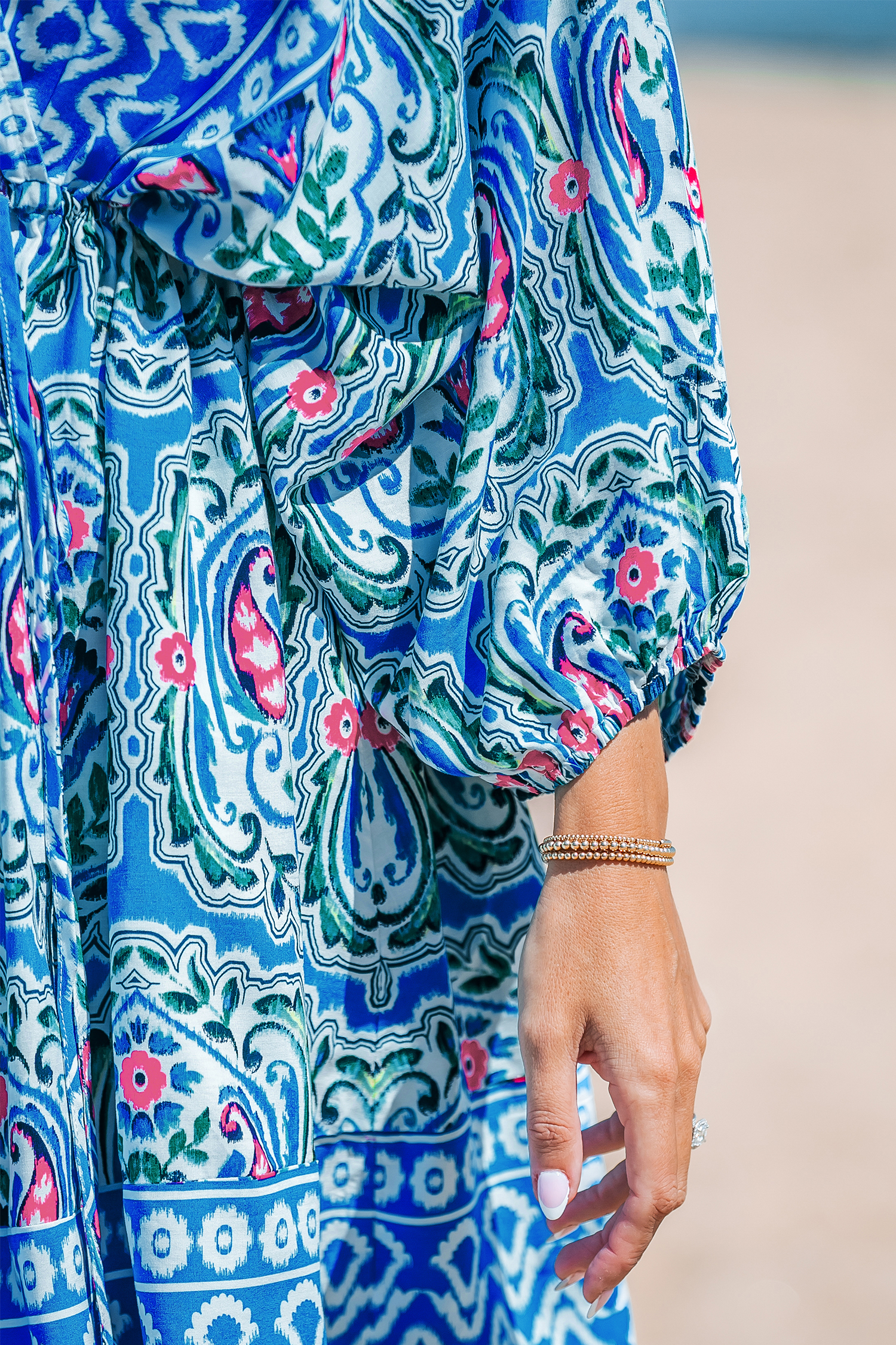 Robe mini à col en V à manches bouffantes boho