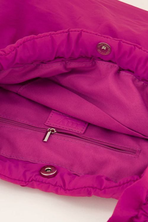 Fuchsia shopper met ruffles