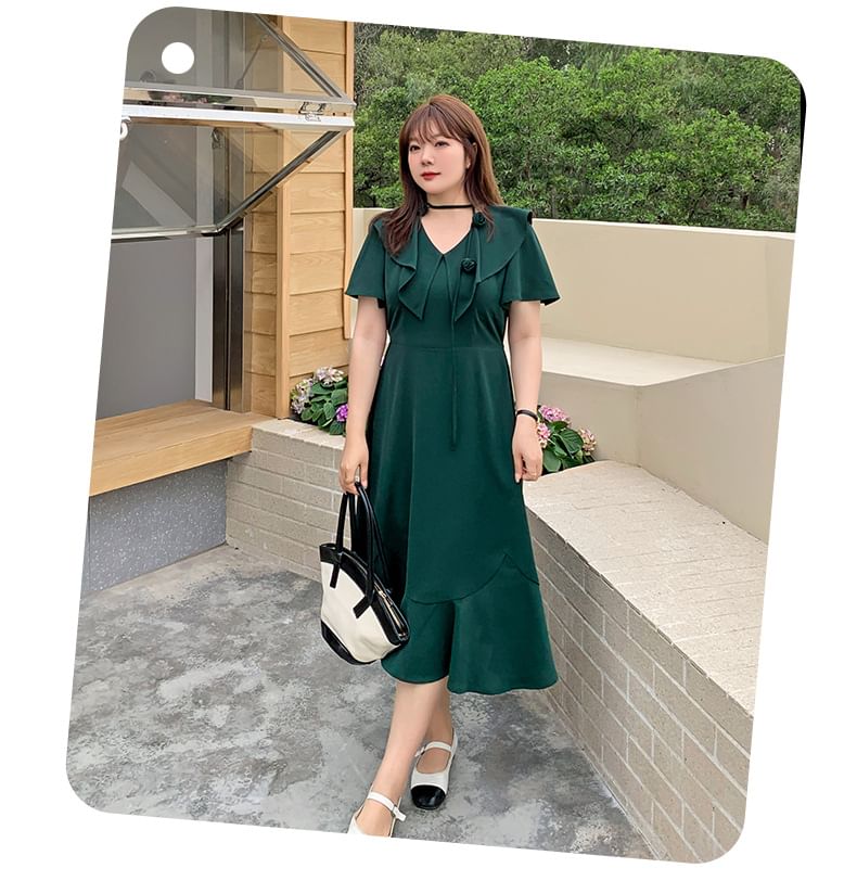 Tripoly - Plus Size korte mouwen V-hals effen geplooide midi A-lijn jurk