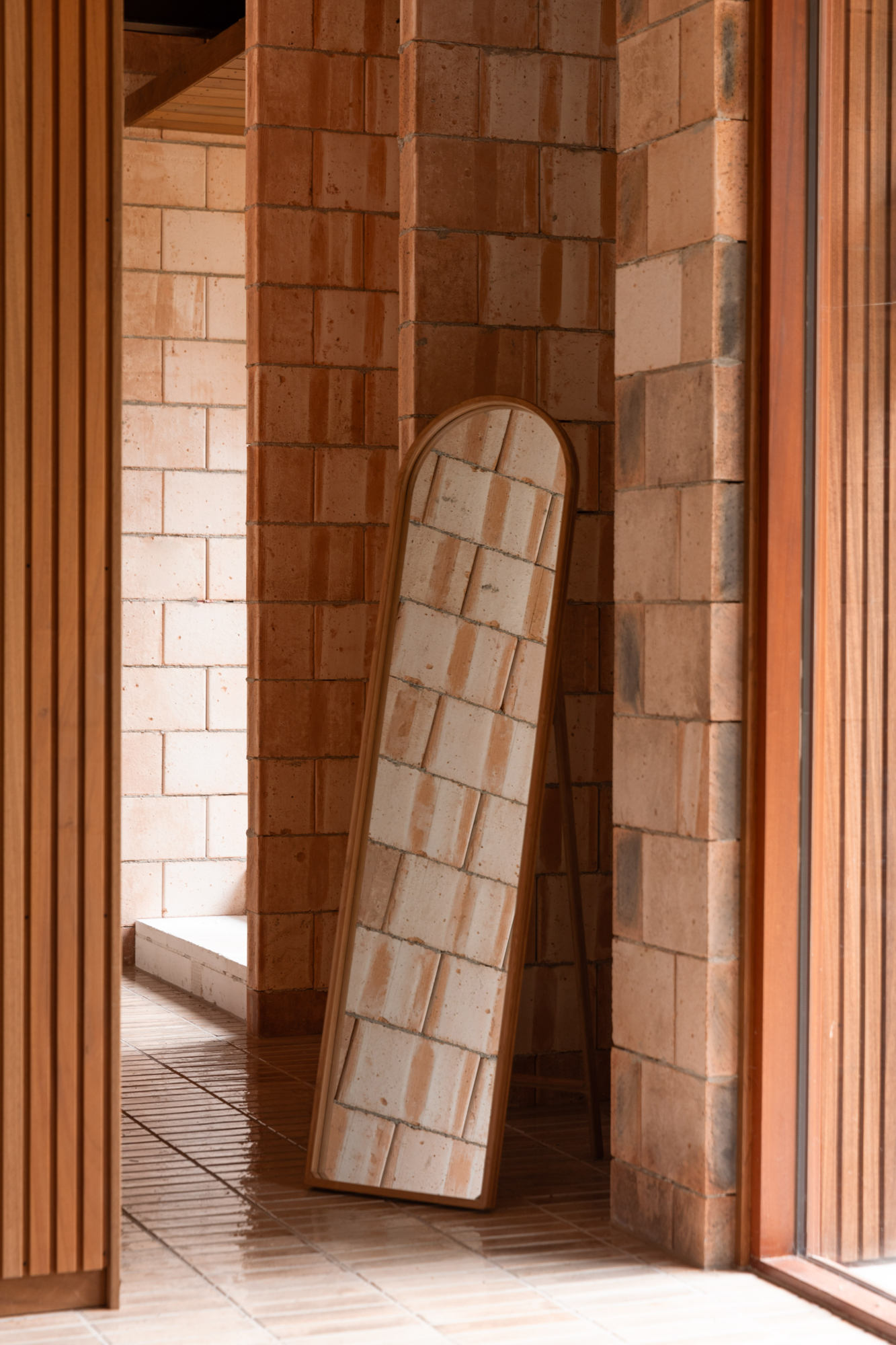 Mirror Stand Caroun