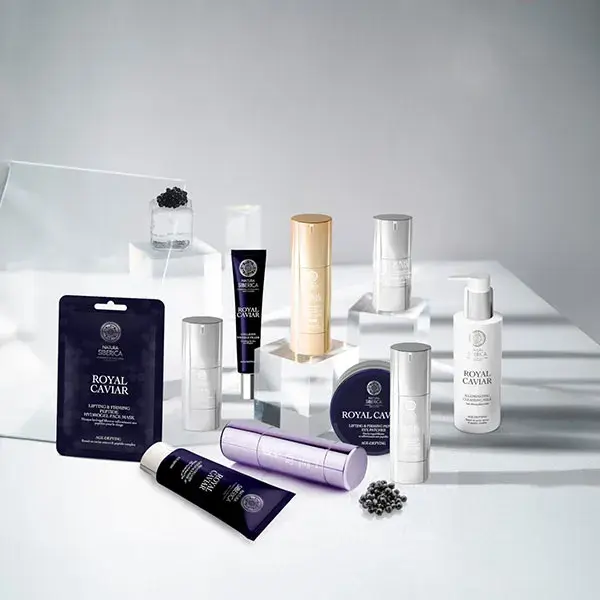 Creme firmador Natura Siberica com peptídeos para o contorno dos olhos