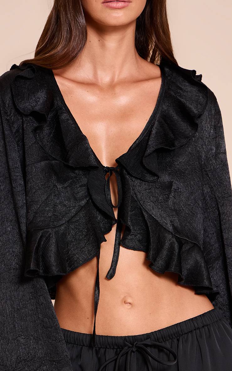 Noir Top Court En Satin Texturé À Volants Avec Fermeture À Nouer Devant